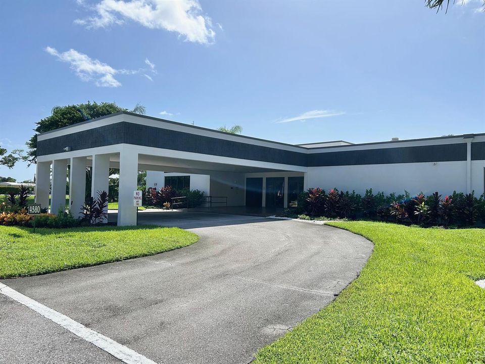 CLUBHOUSE