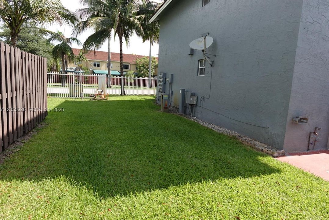 For Sale: $339,990 (2 beds, 2 baths, 1020 Square Feet)