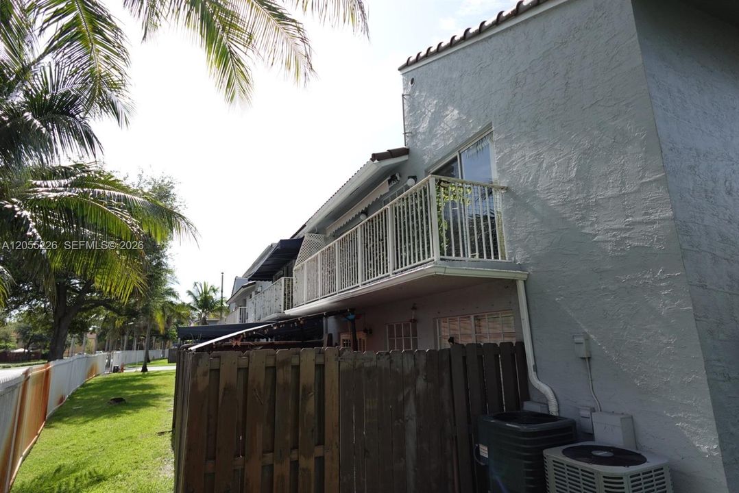 For Sale: $339,990 (2 beds, 2 baths, 1020 Square Feet)