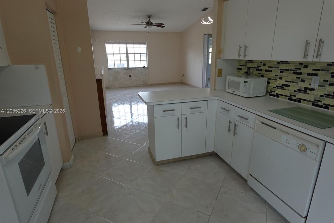 For Sale: $339,990 (2 beds, 2 baths, 1020 Square Feet)