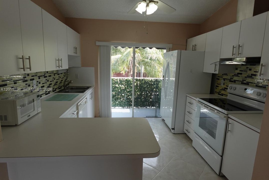 For Sale: $339,990 (2 beds, 2 baths, 1020 Square Feet)
