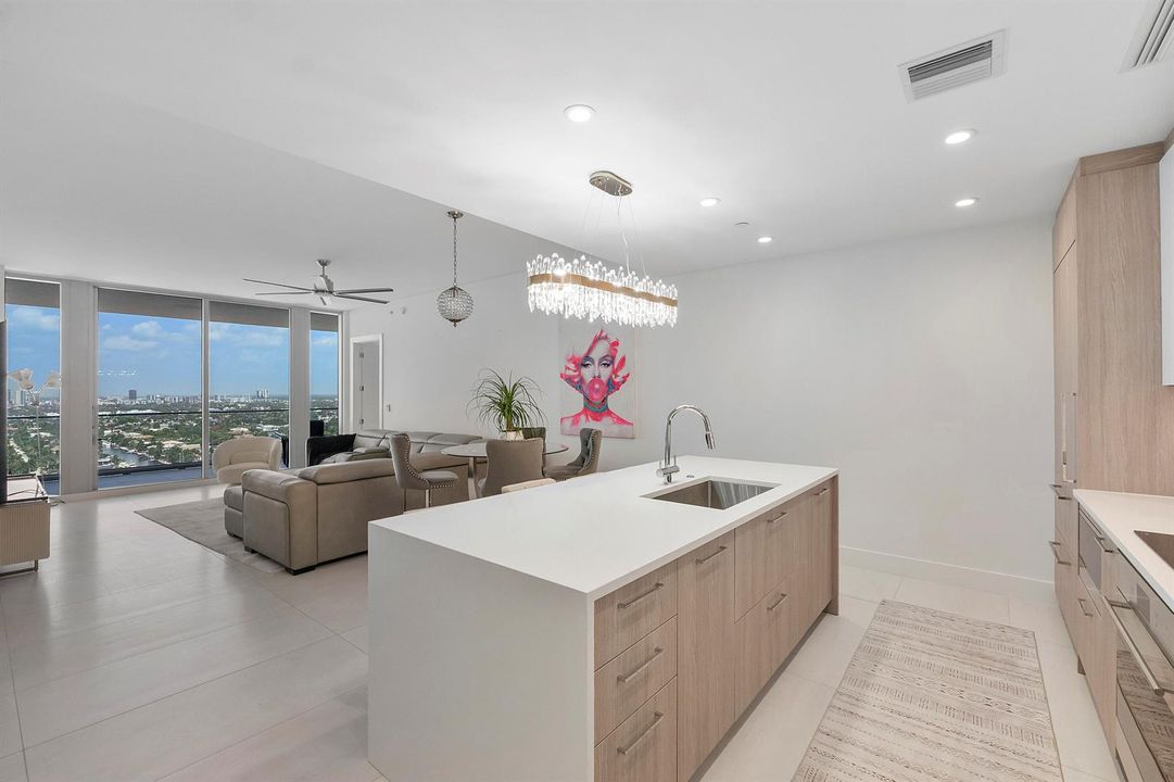 153 N Seabreeze Blvd u1803_020