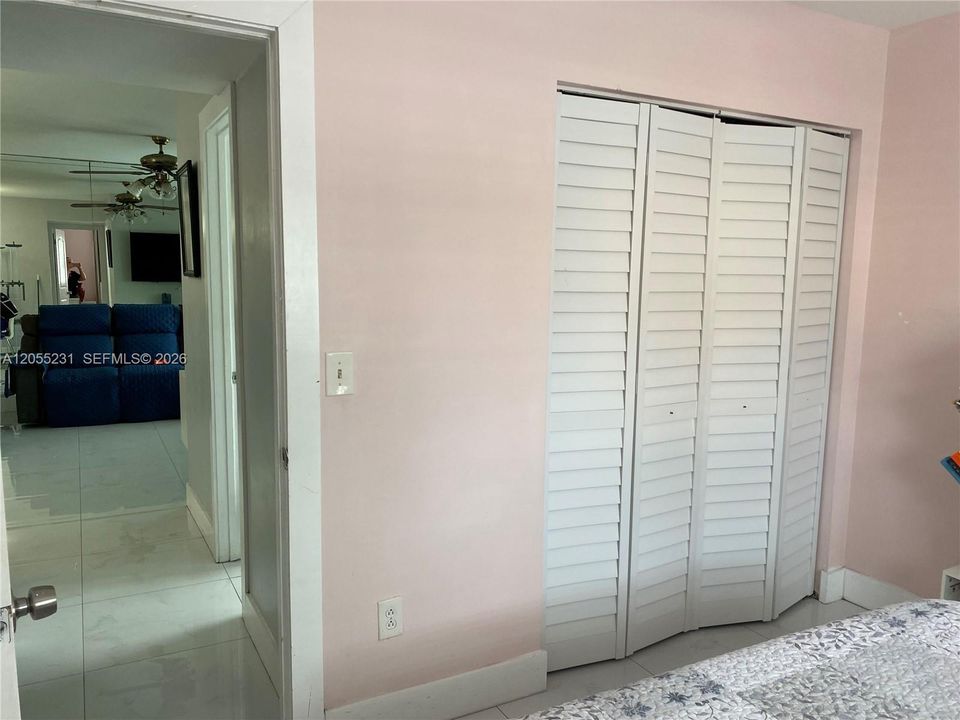 На продажу: $265,000 (2 спален, 2 ванн, 747 Квадратных фут)