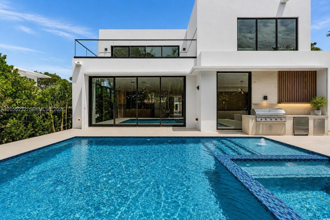 На продажу: $4,975,000 (4 спален, 4 ванн, 3850 Квадратных фут)