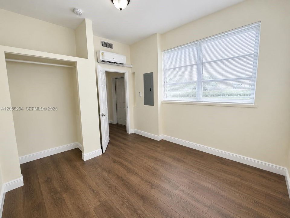 В аренду: $3,495 (4 спален, 2 ванн, 875 Квадратных фут)