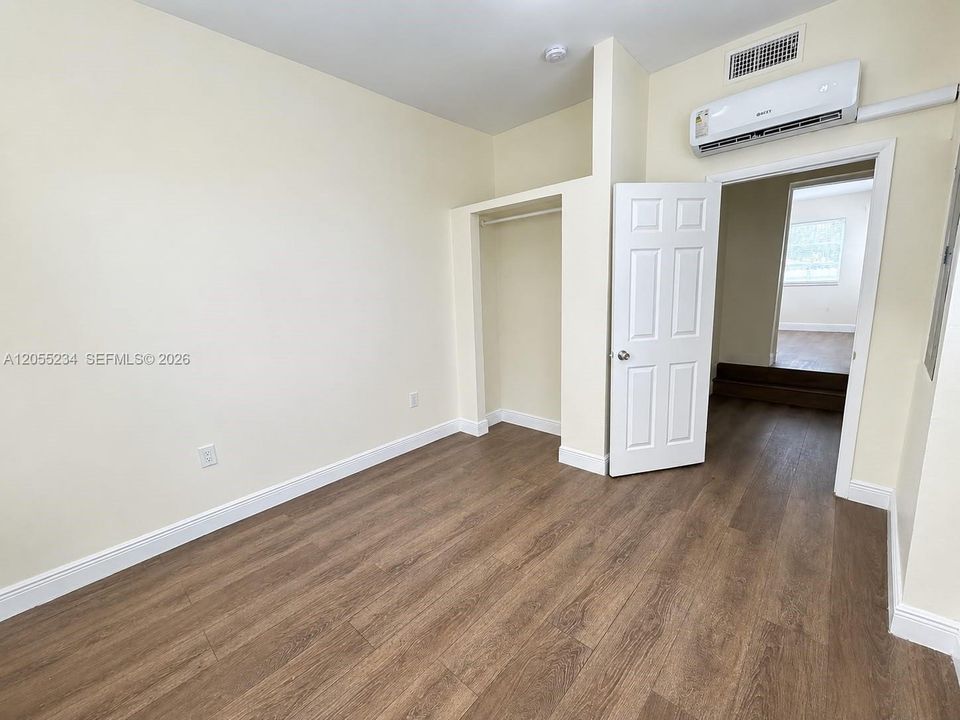 В аренду: $3,495 (4 спален, 2 ванн, 875 Квадратных фут)