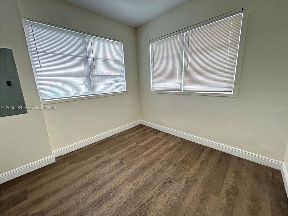 В аренду: $3,495 (4 спален, 2 ванн, 875 Квадратных фут)