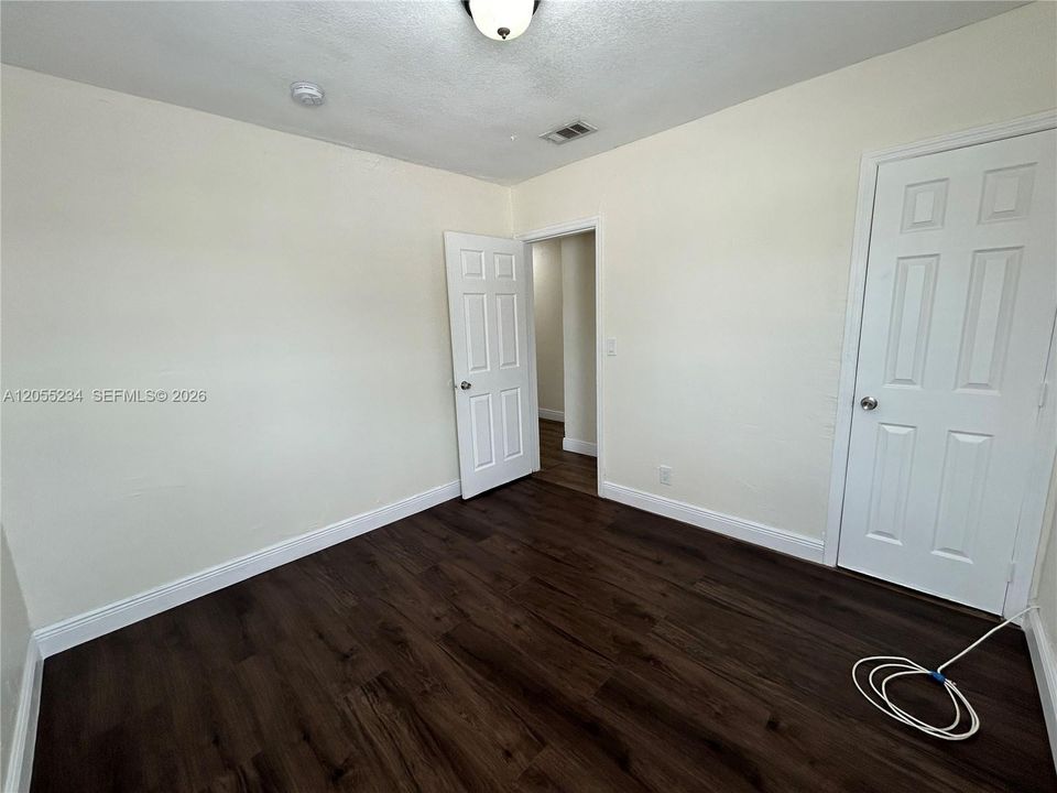 В аренду: $3,495 (4 спален, 2 ванн, 875 Квадратных фут)