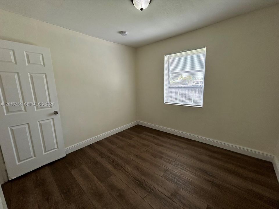 В аренду: $3,495 (4 спален, 2 ванн, 875 Квадратных фут)