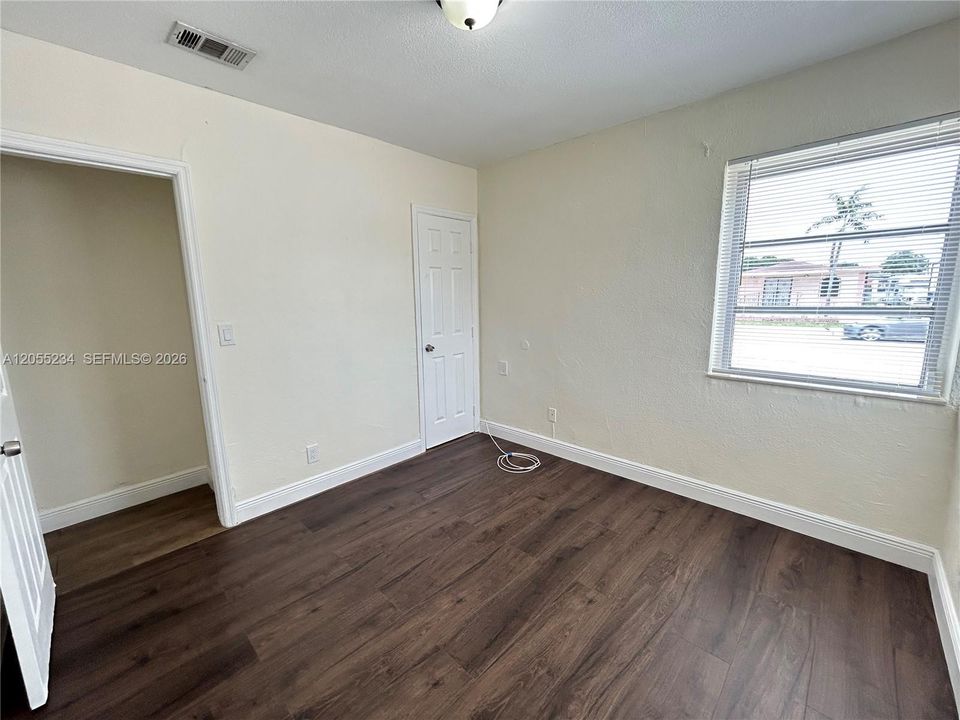В аренду: $3,495 (4 спален, 2 ванн, 875 Квадратных фут)