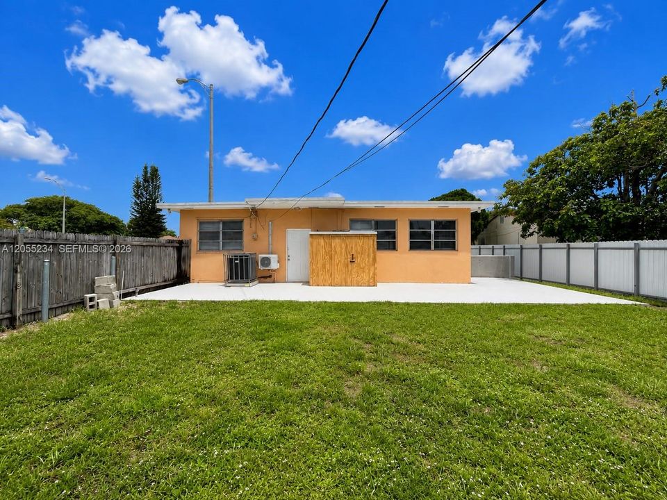 В аренду: $3,495 (4 спален, 2 ванн, 875 Квадратных фут)