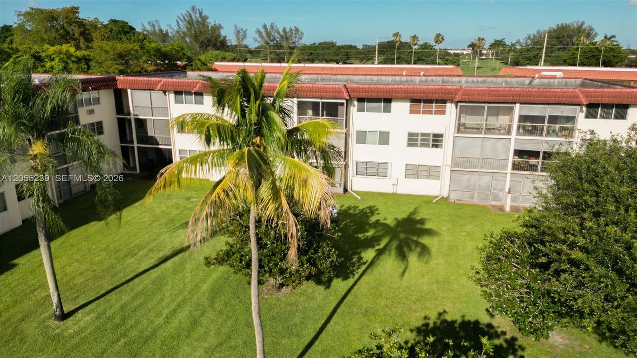 На продажу: $109,000 (2 спален, 2 ванн, 1170 Квадратных фут)