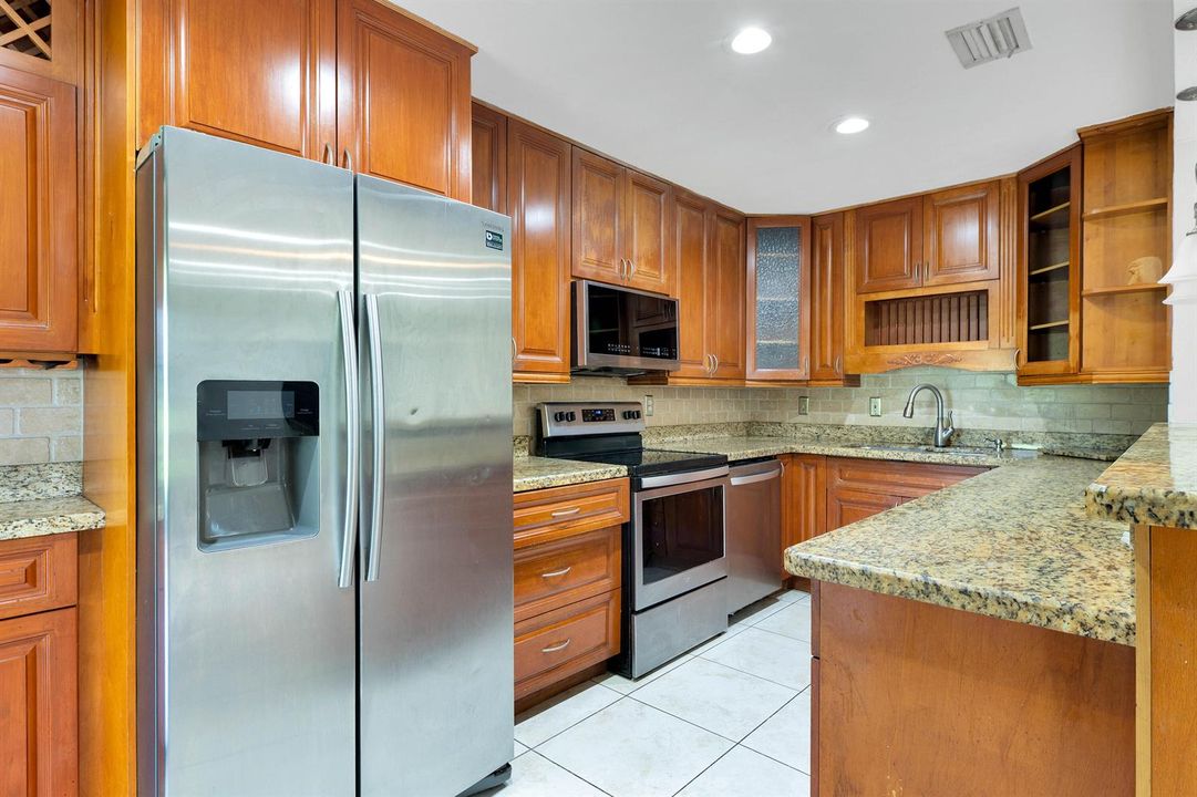 17-10723 NW 11th St-17