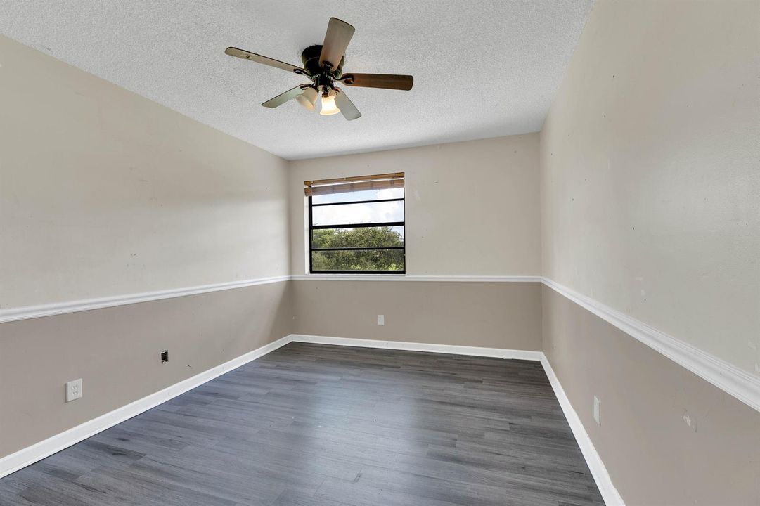 36-10723 NW 11th St-36