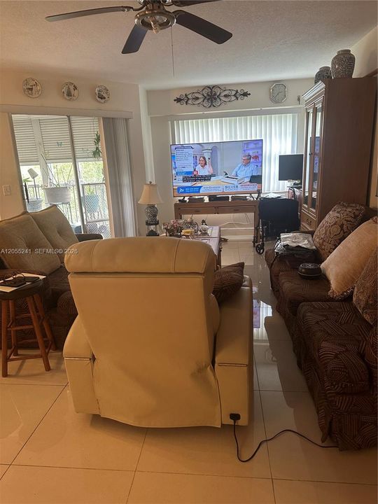 En Venta: $169,000 (1 camas, 1 baños, 1045 Pies cuadrados)