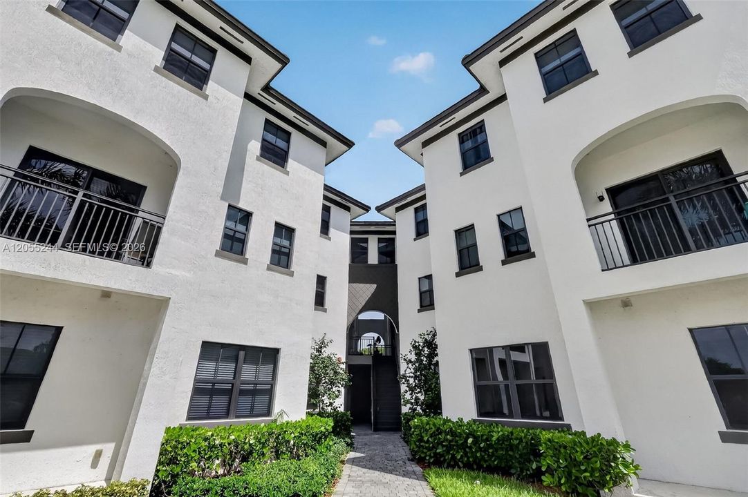En Venta: $410,000 (2 camas, 2 baños, 1262 Pies cuadrados)