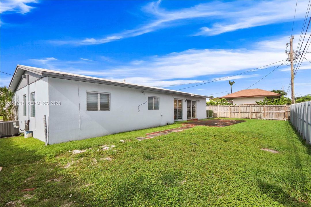 En Venta: $790,000 (5 camas, 3 baños, 2346 Pies cuadrados)