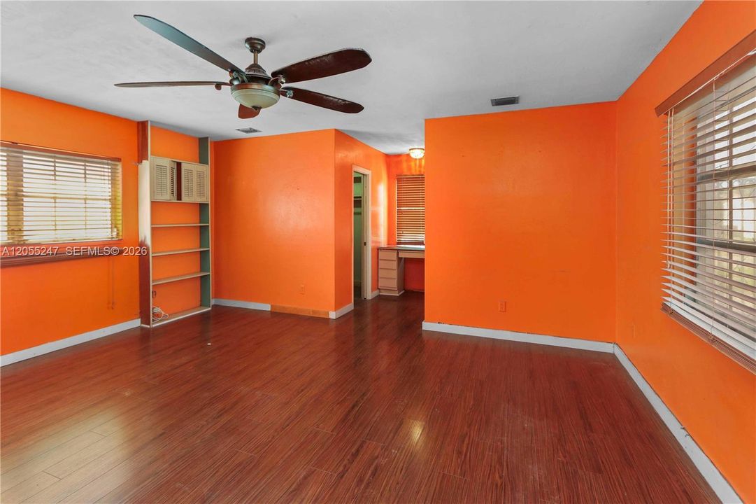 En Venta: $790,000 (5 camas, 3 baños, 2346 Pies cuadrados)