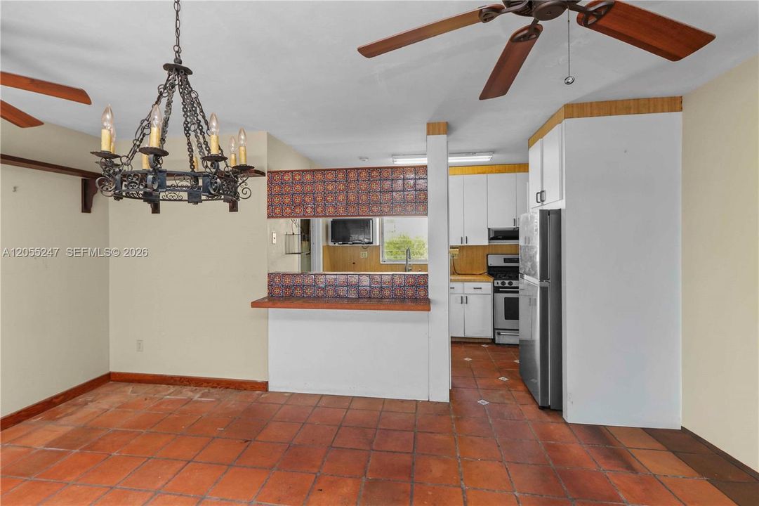 En Venta: $790,000 (5 camas, 3 baños, 2346 Pies cuadrados)