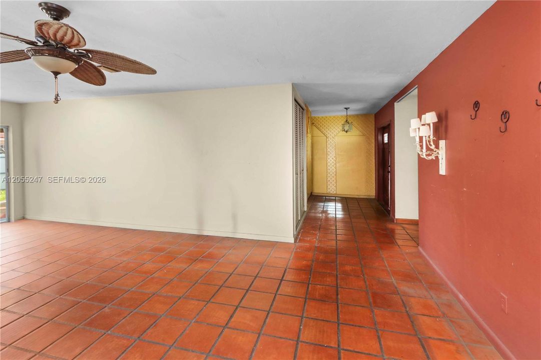 En Venta: $790,000 (5 camas, 3 baños, 2346 Pies cuadrados)