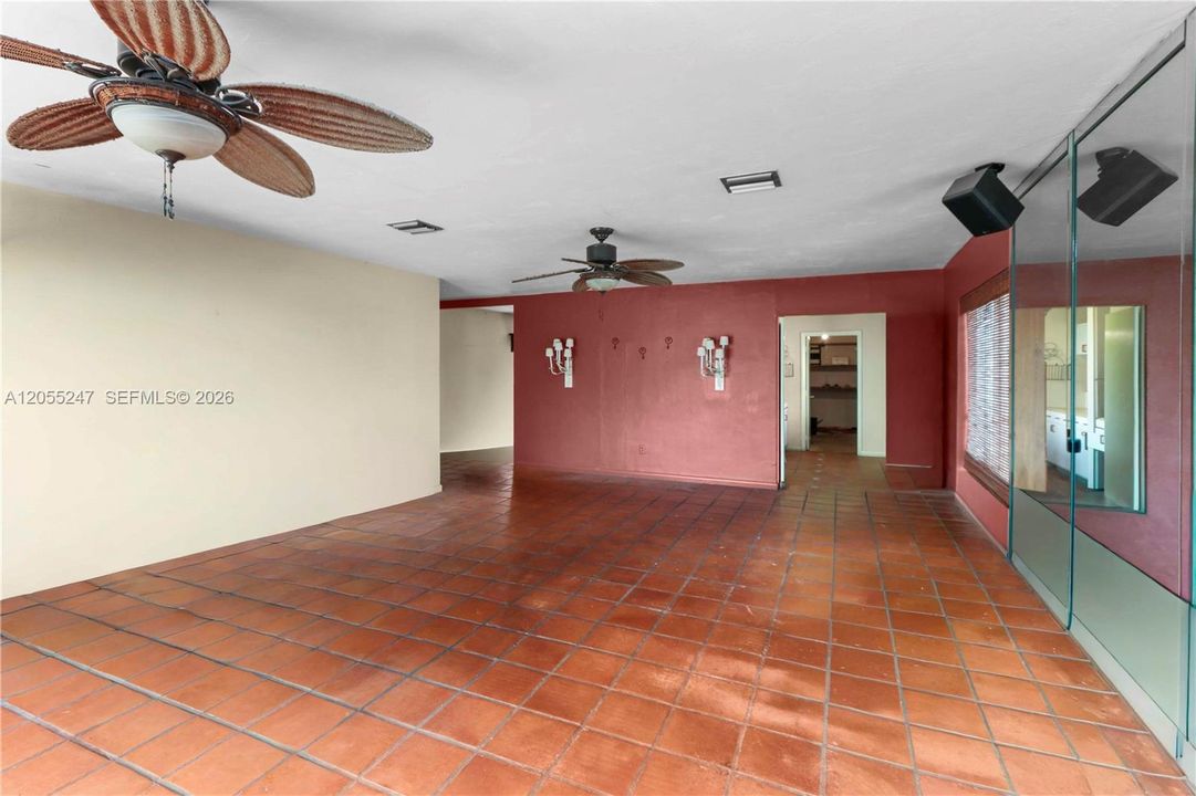 En Venta: $790,000 (5 camas, 3 baños, 2346 Pies cuadrados)