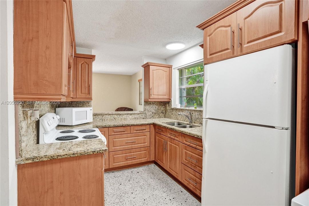 For Sale: $930,000 (0 beds, 0 baths, 2287 Square Feet)