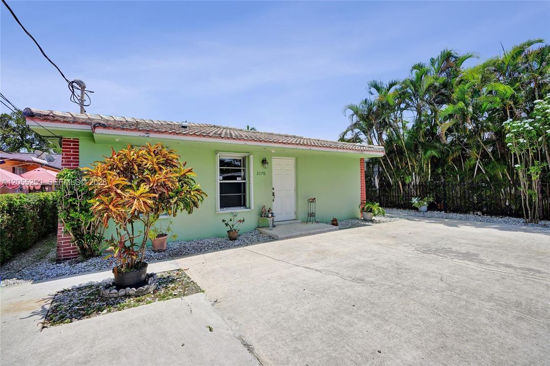 For Sale: $930,000 (0 beds, 0 baths, 2287 Square Feet)