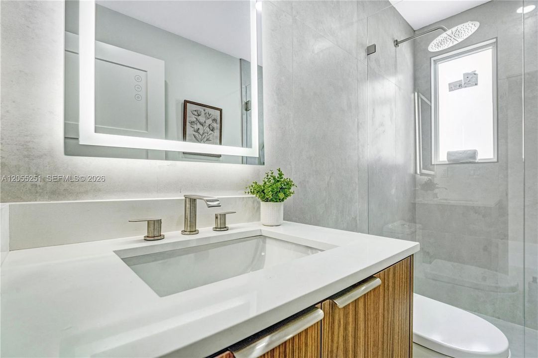 En Venta: $659,000 (3 camas, 2 baños, 1723 Pies cuadrados)