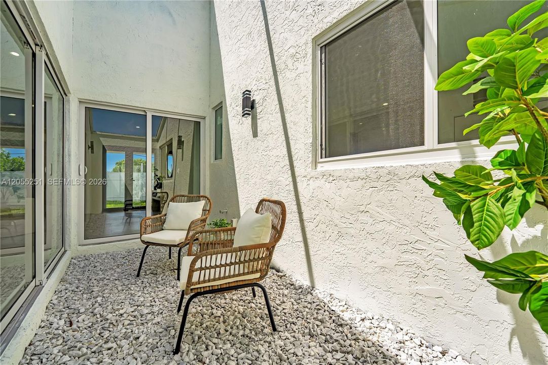 En Venta: $659,000 (3 camas, 2 baños, 1723 Pies cuadrados)