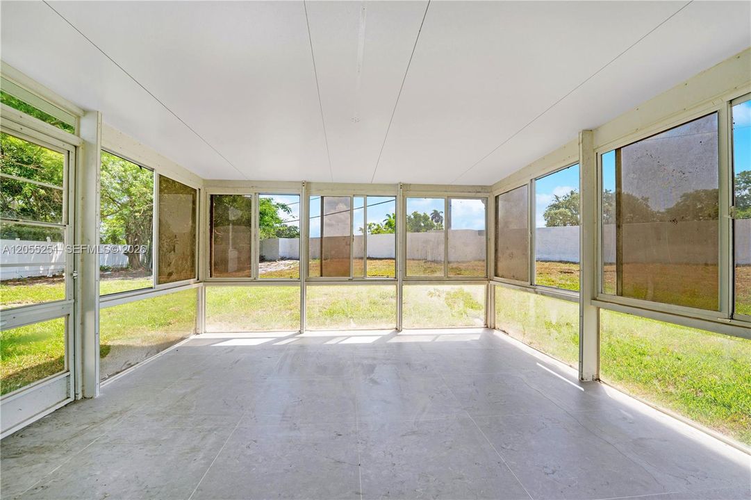En Venta: $659,000 (3 camas, 2 baños, 1723 Pies cuadrados)