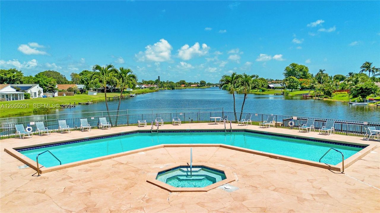 En Venta: $659,000 (3 camas, 2 baños, 1723 Pies cuadrados)