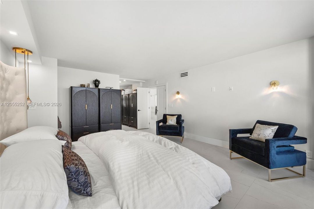 В аренду: $7,950 (2 спален, 2 ванн, 1450 Квадратных фут)