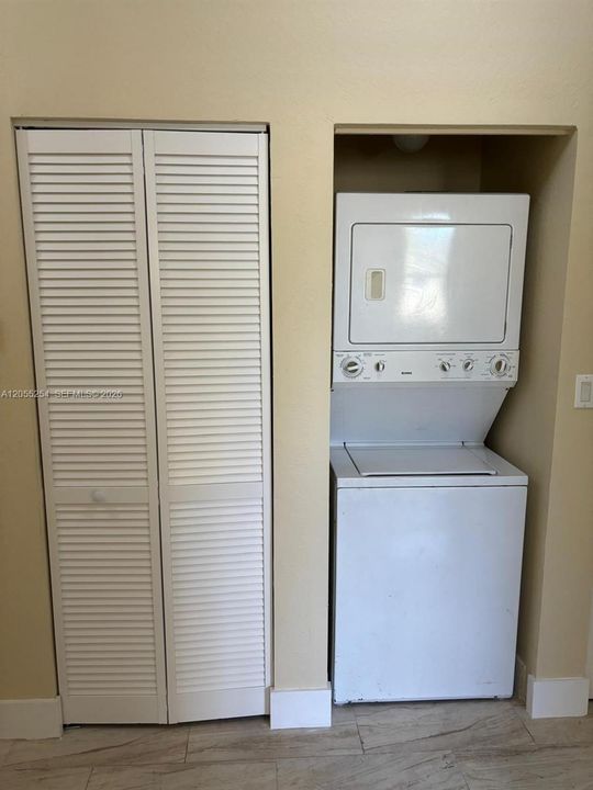For Rent: $1,950 (3 beds, 2 baths, 1182 Square Feet)