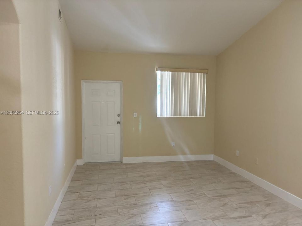 For Rent: $1,950 (3 beds, 2 baths, 1182 Square Feet)