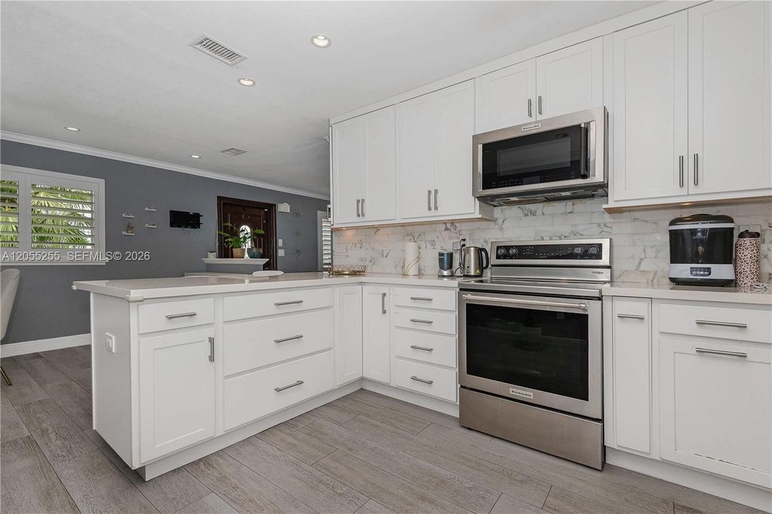 En Venta: $799,000 (4 camas, 3 baños, 1491 Pies cuadrados)
