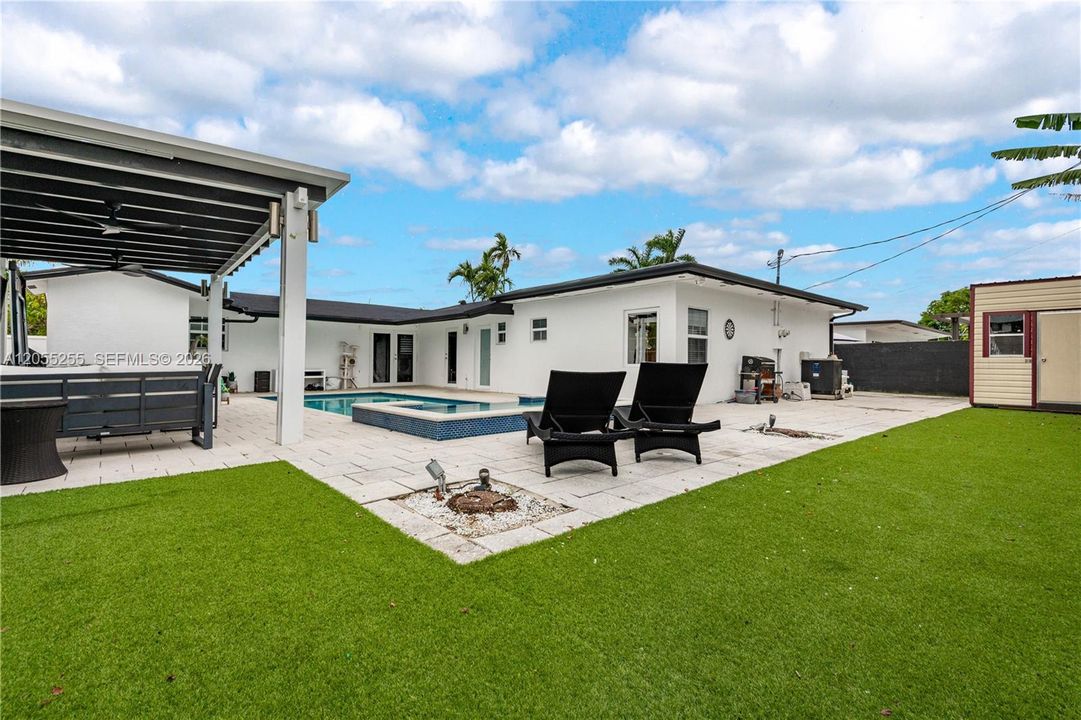 En Venta: $799,000 (4 camas, 3 baños, 1491 Pies cuadrados)