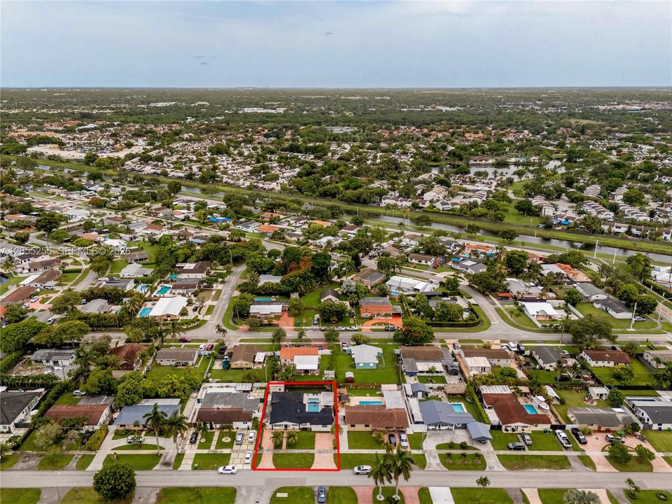 En Venta: $799,000 (4 camas, 3 baños, 1491 Pies cuadrados)