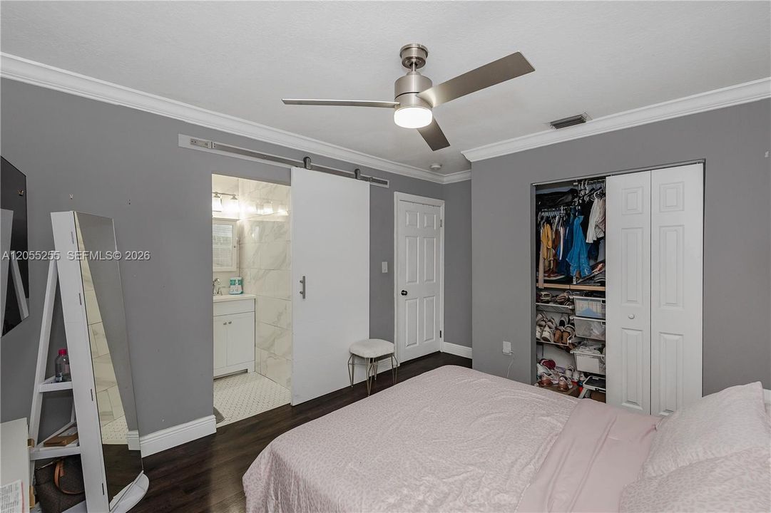 En Venta: $799,000 (4 camas, 3 baños, 1491 Pies cuadrados)
