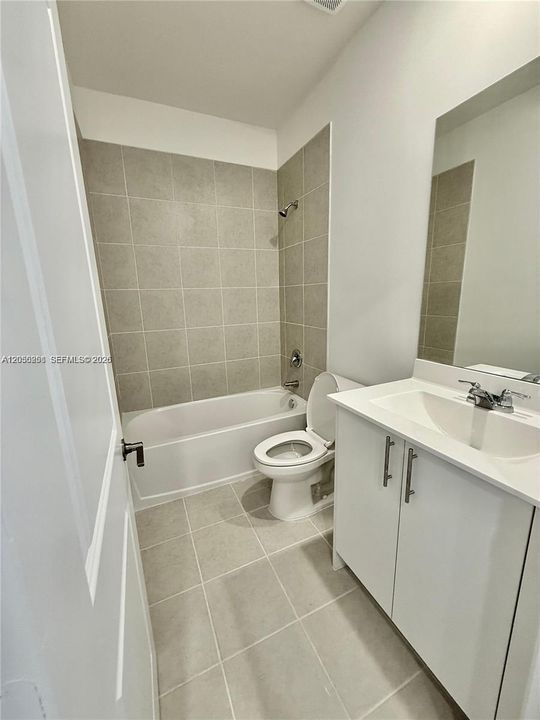 En Renta: $2,600 (3 camas, 2 baños, 1393 Pies cuadrados)