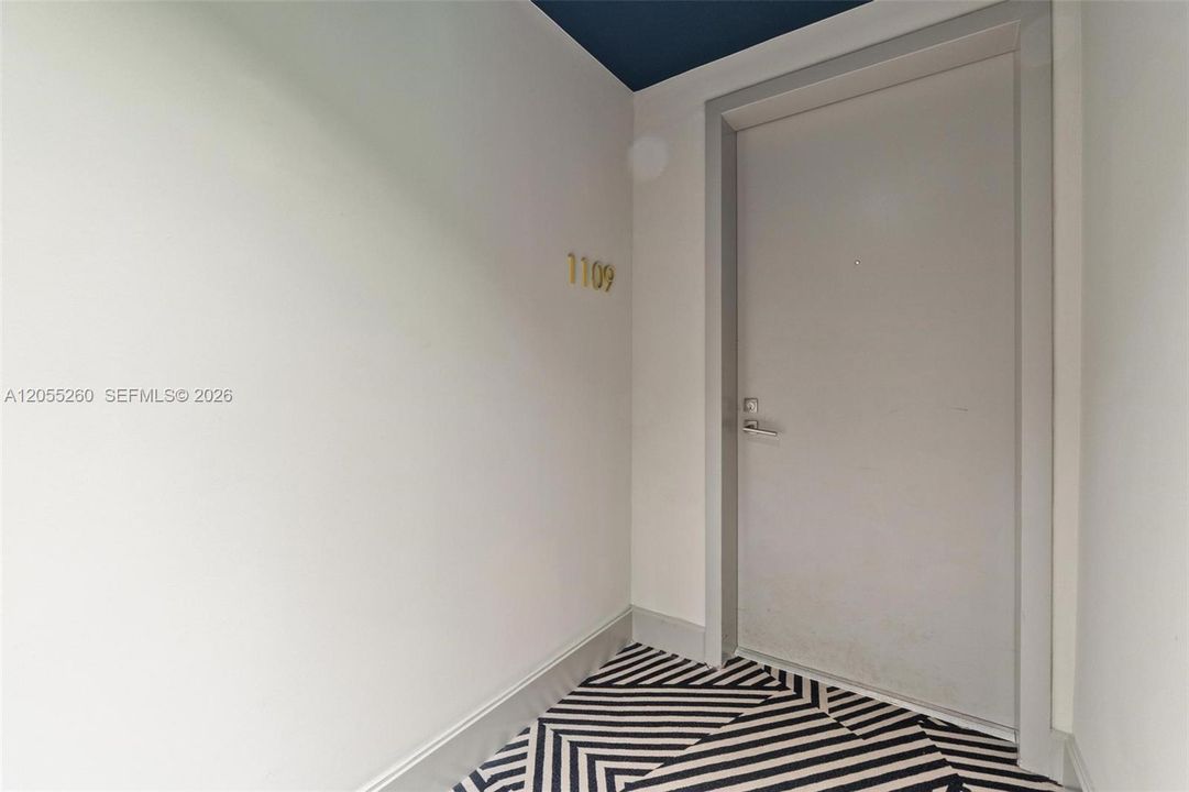 For Rent: $3,500 (1 beds, 1 baths, 738 Square Feet)