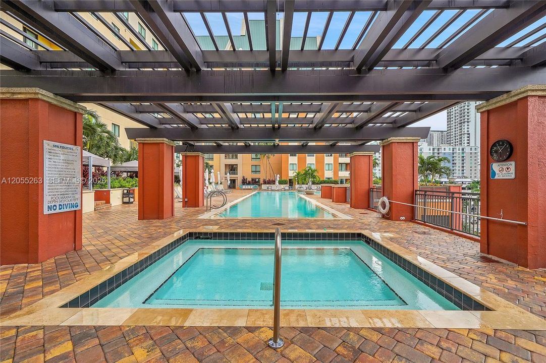 En Venta: $475,000 (2 camas, 2 baños, 1244 Pies cuadrados)