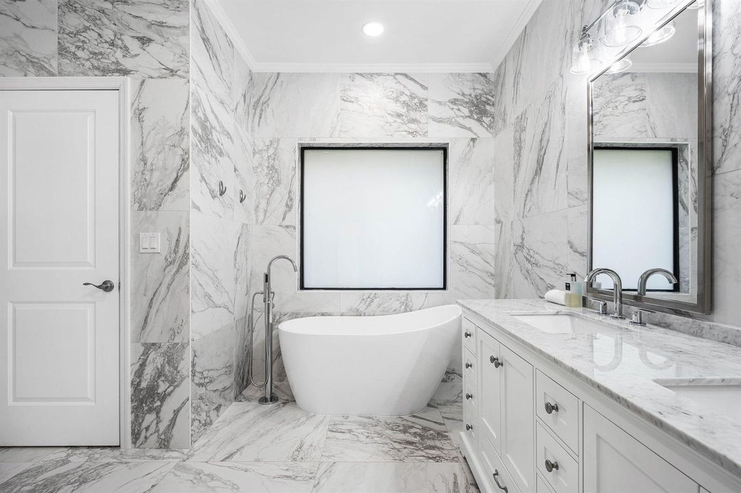 028-114GlenbrookCourt-Atlantis-FL-33462-