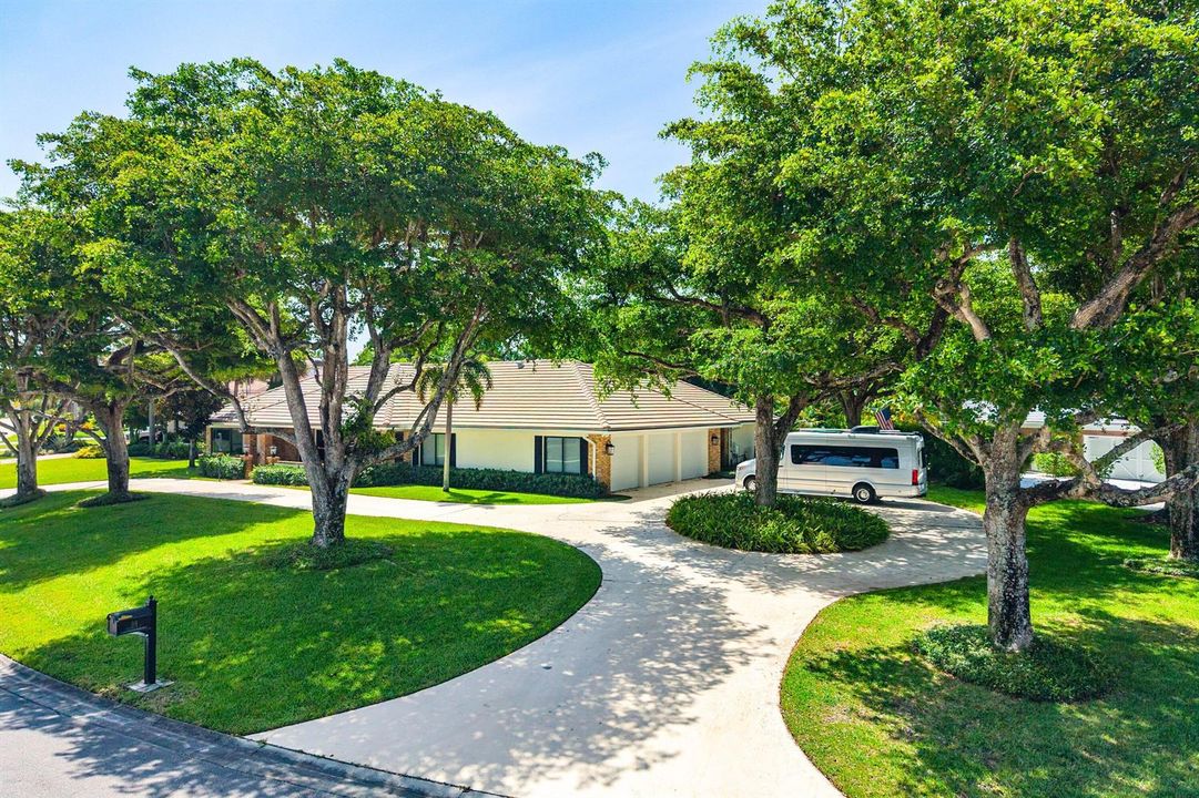 044-114GlenbrookCourt-Atlantis-FL-33462-