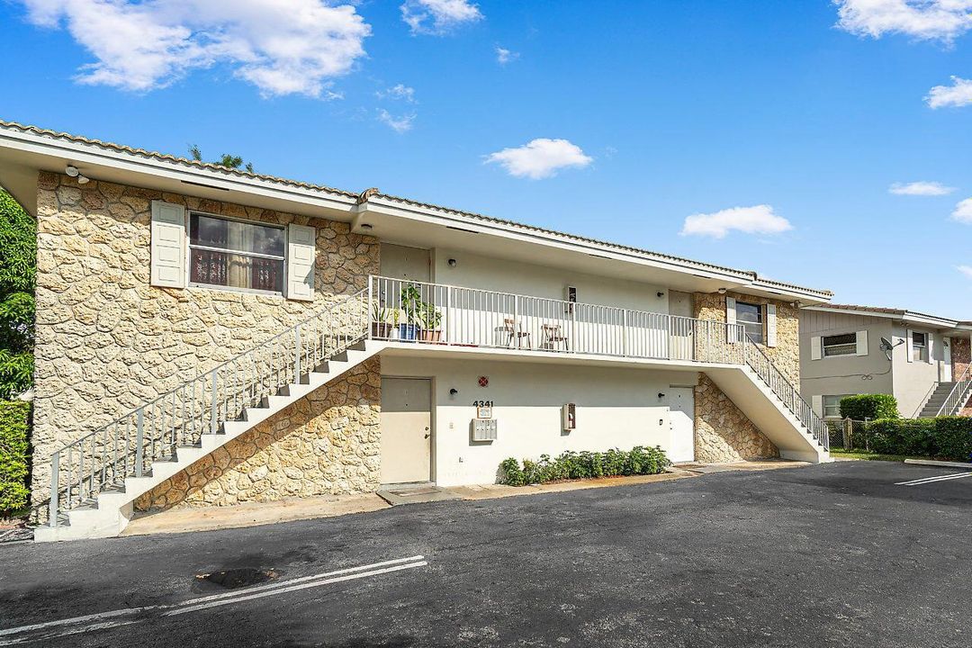 005-2homesonRiverside-CoralSprings-FL-sm