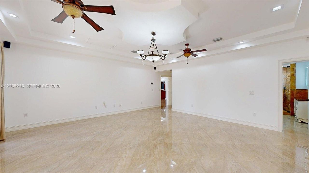 En Venta: $1,595,000 (5 camas, 4 baños, 3315 Pies cuadrados)