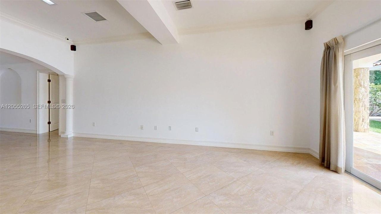 En Venta: $1,595,000 (5 camas, 4 baños, 3315 Pies cuadrados)