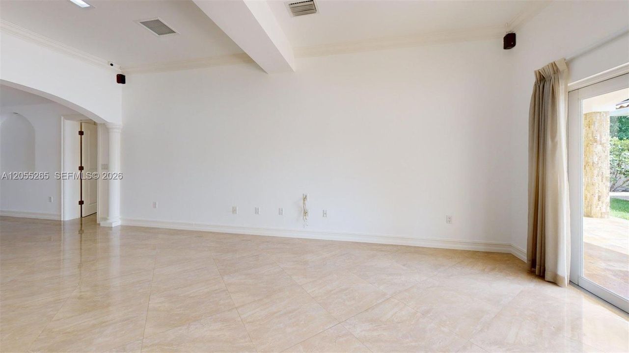 En Venta: $1,595,000 (5 camas, 4 baños, 3315 Pies cuadrados)