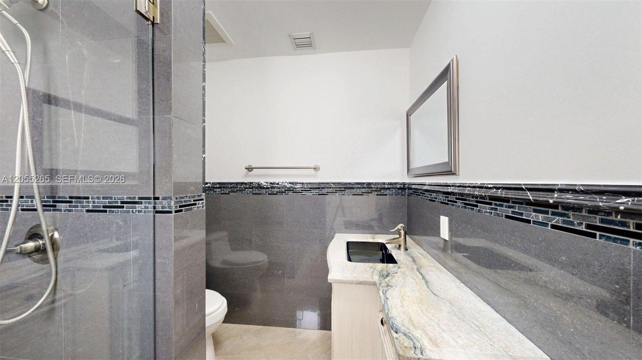 En Venta: $1,595,000 (5 camas, 4 baños, 3315 Pies cuadrados)