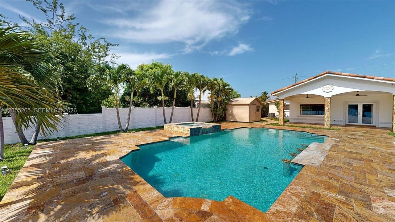 En Venta: $1,595,000 (5 camas, 4 baños, 3315 Pies cuadrados)