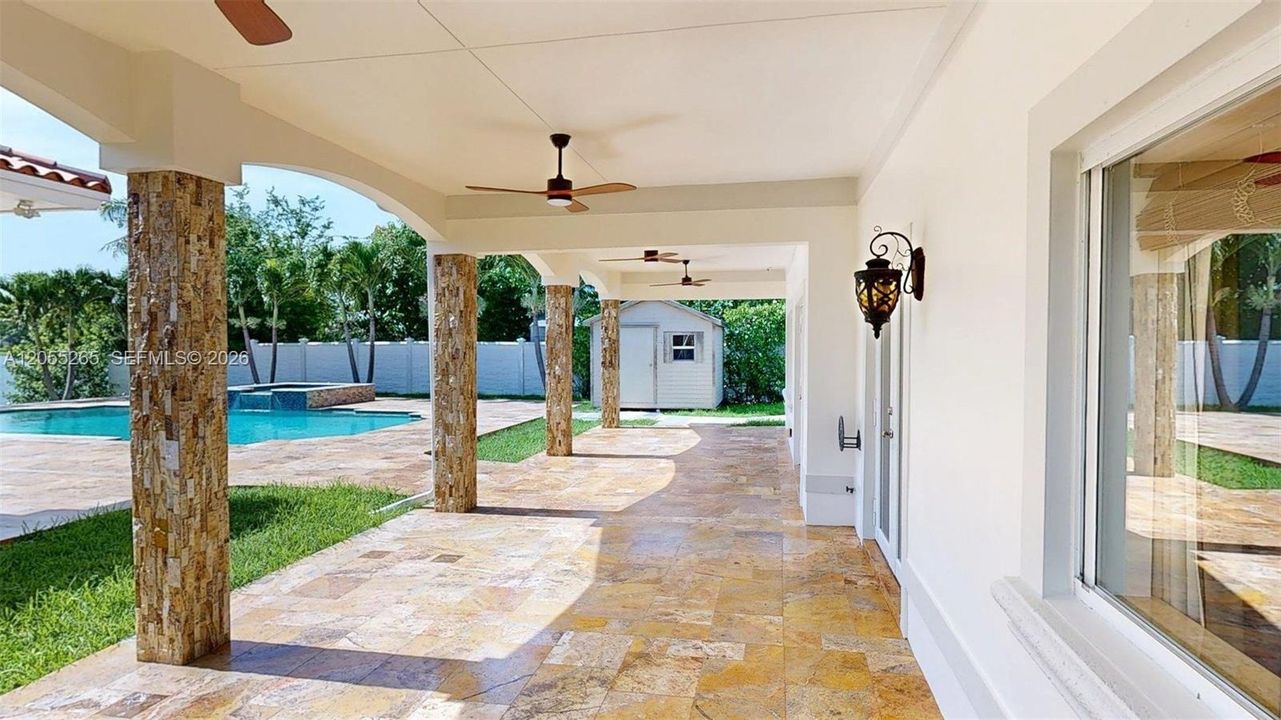 En Venta: $1,595,000 (5 camas, 4 baños, 3315 Pies cuadrados)